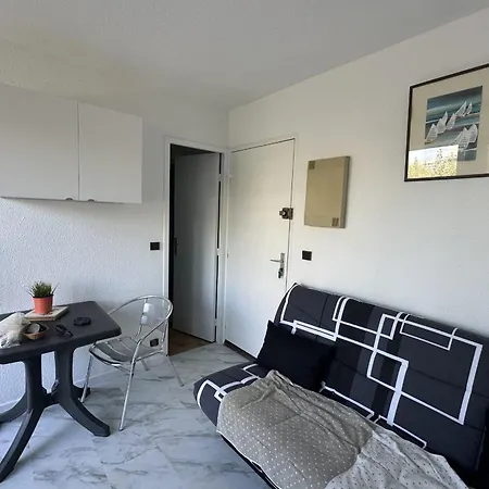 Beautiful Renovated T2 - Close To The *