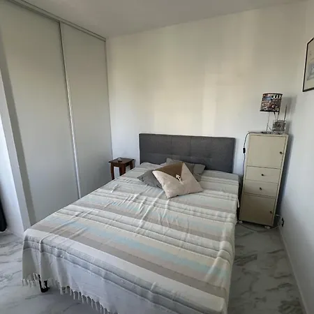 Beautiful Renovated T2 - Close To The Apartamento *