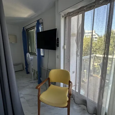 Beautiful Renovated T2 - Close To The Apartamento *
