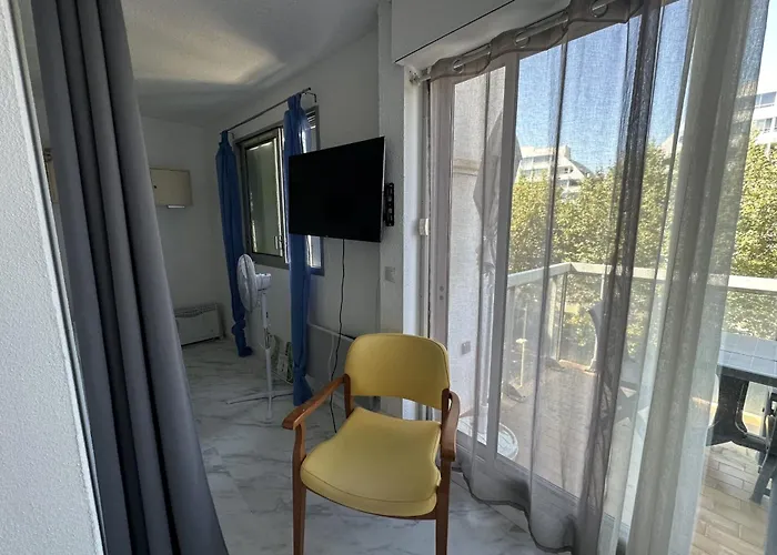 Beautiful Renovated T2 - Close To The Апартаменты *